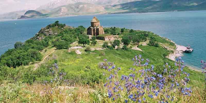 همه چیز درباره ساحل وان + جاهای دیدنی اطراف