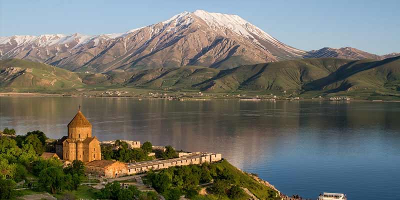 آشنایی با جاهای دیدنی وان (جاذبه‌های گردشگری + مرکز خرید)