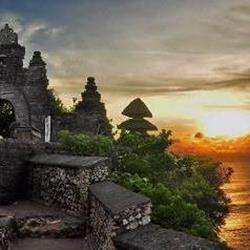 معبد اولوواتو در جزیره زیبای بالی