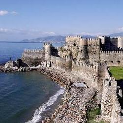 قلعه آلانیا | زیباترین قلعه باستانی در این شهر