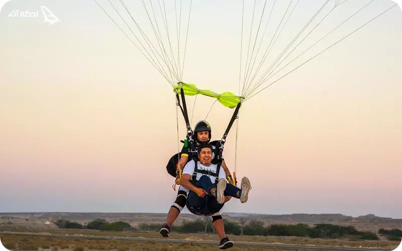 پاراگلایدر از تفریحات قشم