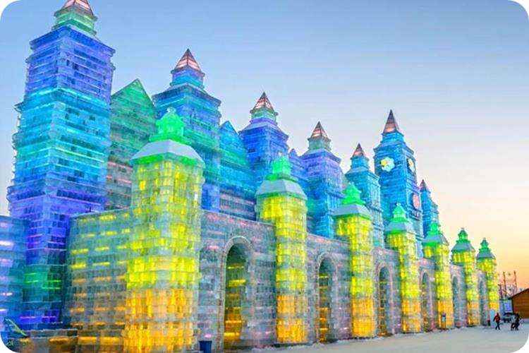 مجسمه های یخی