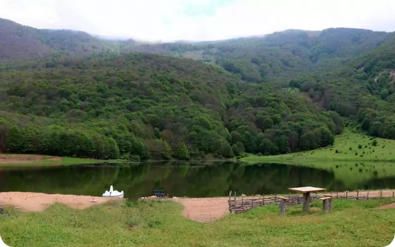 بهترین زمان سفر به دریاچه عروس