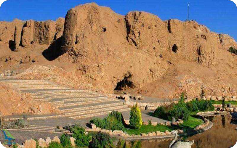 قلعه دختر.معبد آناهیتا