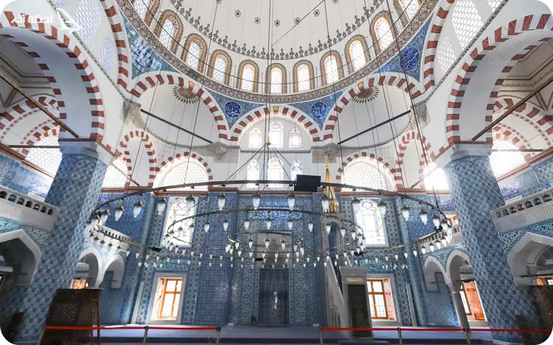 معماری مسجد رستم پاشا