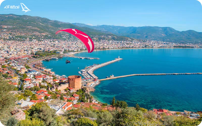 پاراگلایدر سواری در آنتالیا