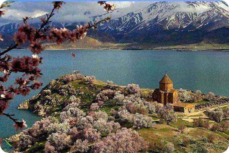 دریاچه وان در کشور ترکیه