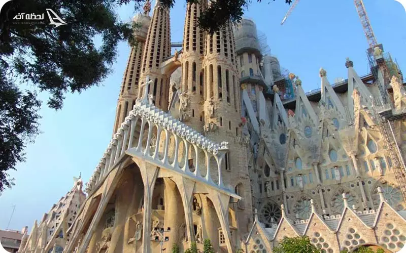 ساگرادا فامیلیا در اسپانیا