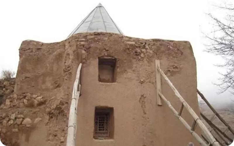 آرامگاه بابا