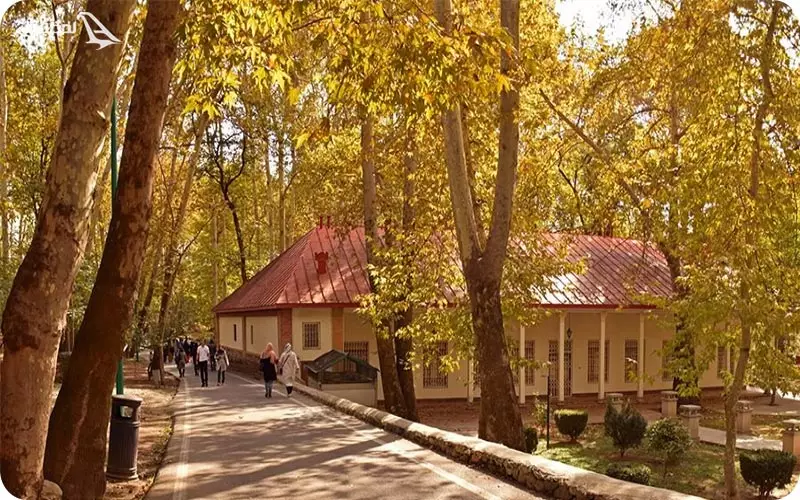 کاخ سعدآباد در پاییز