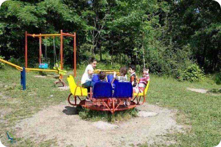 زمین بازی جنگل سراوان