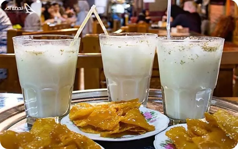 گوش فیل و دوغ