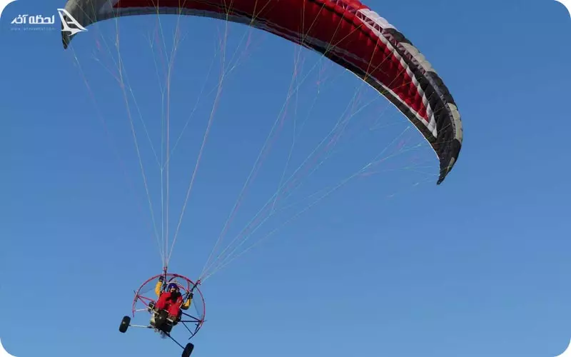 پاراگلایدر کیش