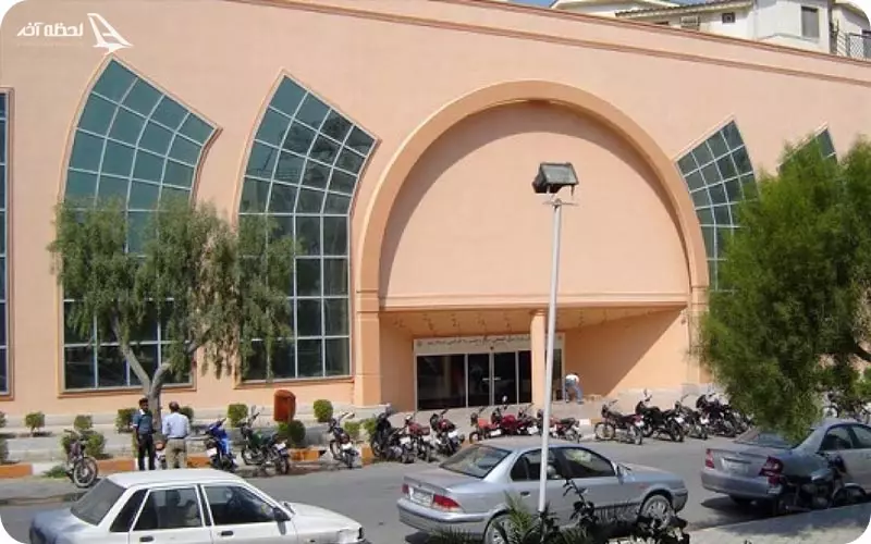 درب ورودی مرکز خرید