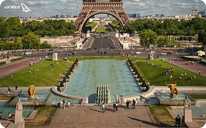 محوطه برج ایفل