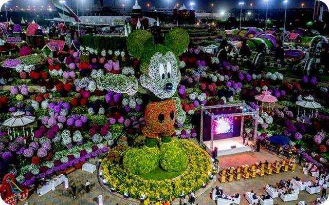 مجسمه میکی وس