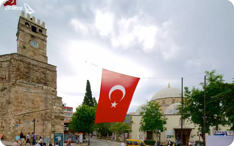 معماری برج ساعت آنتالیا