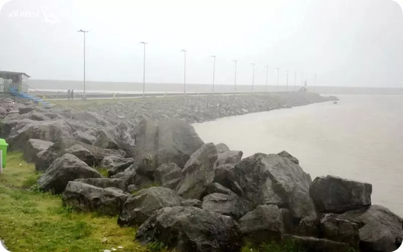 موج شکن انزلی