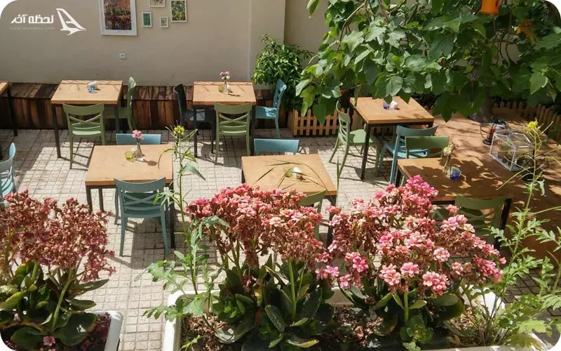 حیاط شماره 65