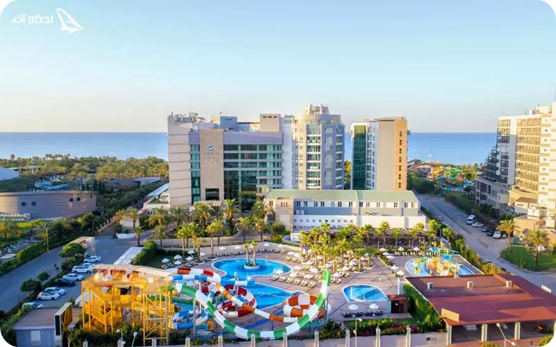 کمر و لارا آنتالیا