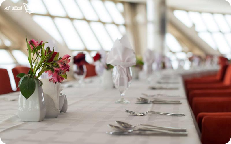 ساعت کاری و منوی رستوران گردان