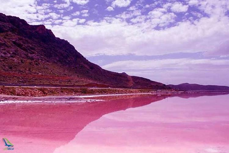 تالاب صورتی لیپار