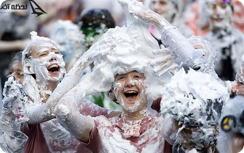 کف پارتی در پارک آبی کلاب دلفین