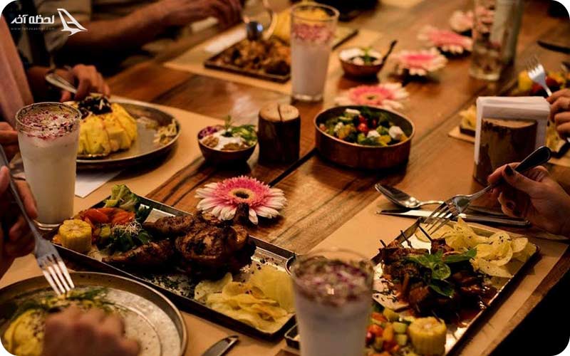 رستوران آوانی