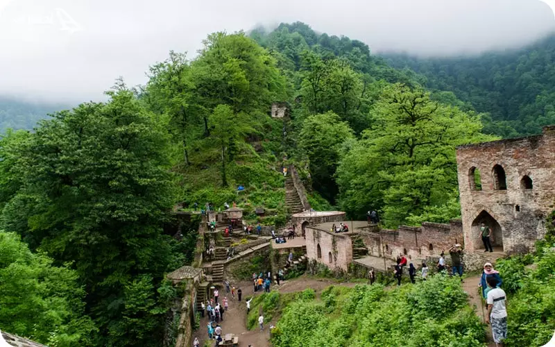 پله های قلعه رودخان