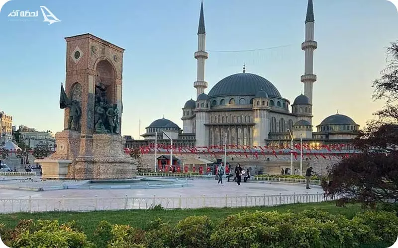 میدان تکسیم