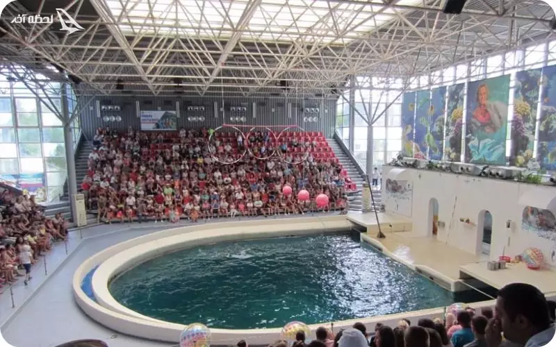 بازدید مردمان از دلفیناریوم وارنا