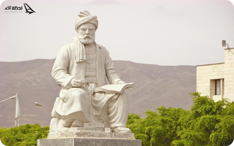 مجسمه فردوسی در توس