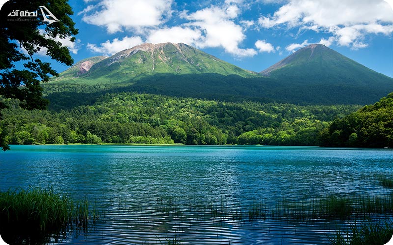 زیبایی دریا کنار طبیعت