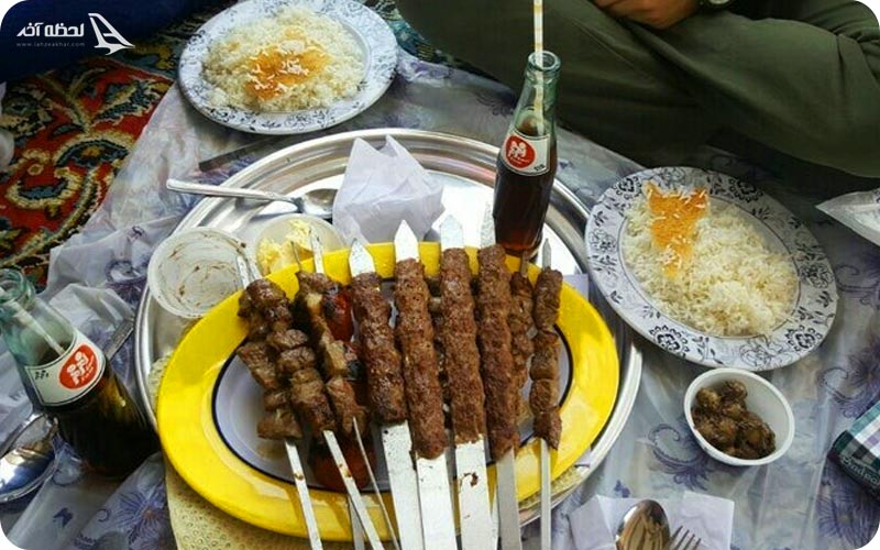 شکم گردی در جاده اسالم