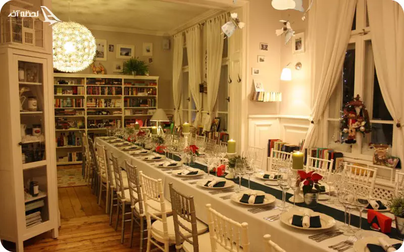 رستوران Adie's Cook and Book