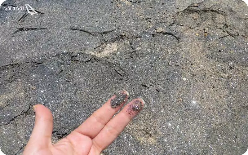 ساحل نقرهای قشم کجاست؟