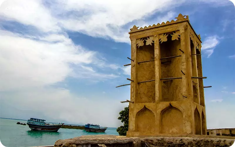 آب های بندر لافت