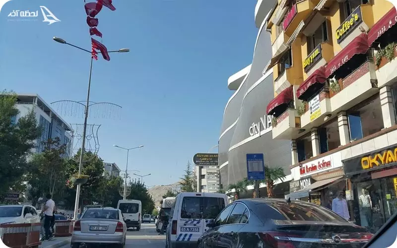 معرفی خیابان جمهوریت وان