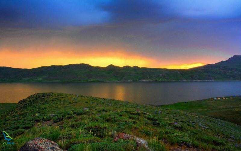 دریاچه نئور