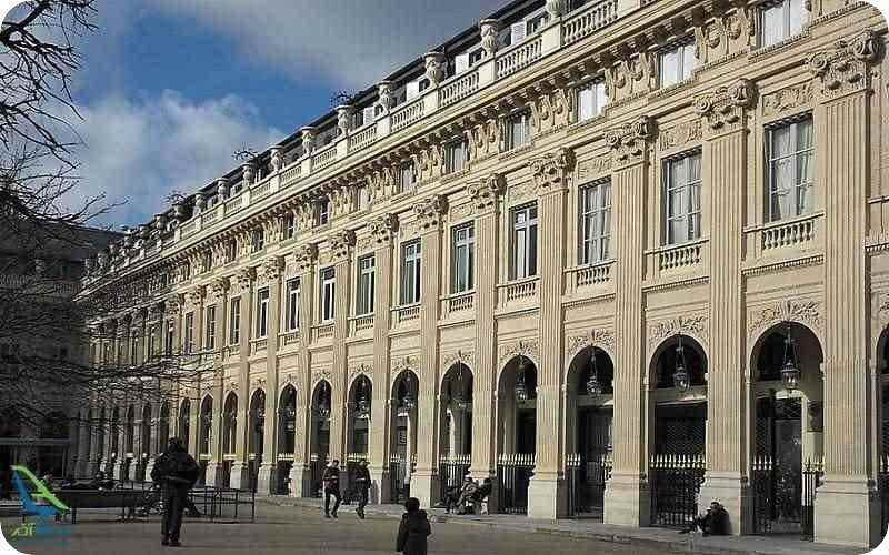 پله رویال پاریس