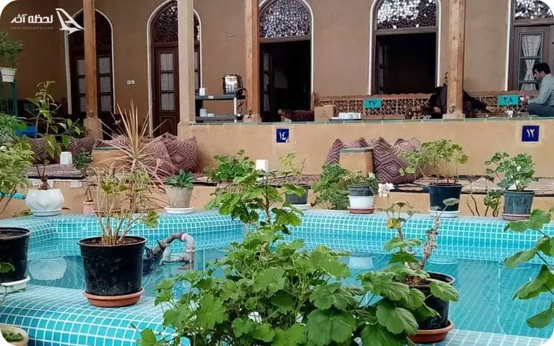 سفره خانه سنتی چلچراغ