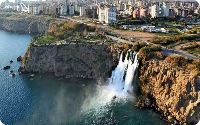 لارا آنتالیا