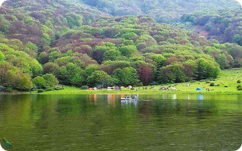 در کدام فصل به دریاچه ویستان برویم؟