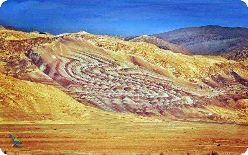 کوهی در تصرف اژدها