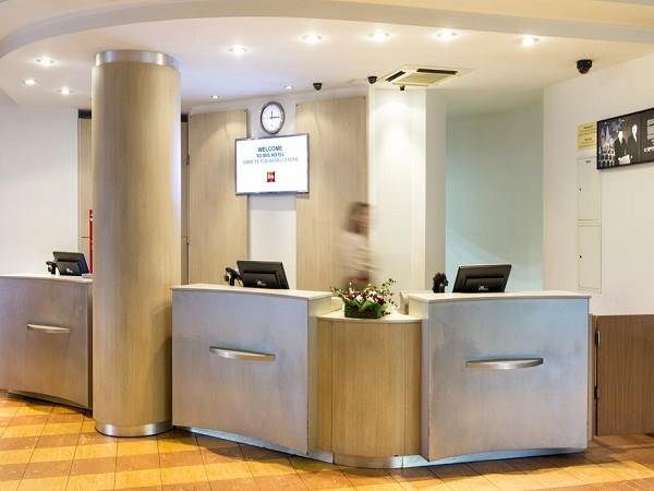 هتل ایبیز سنت پترزبورگ نمای لابی و پذیرش