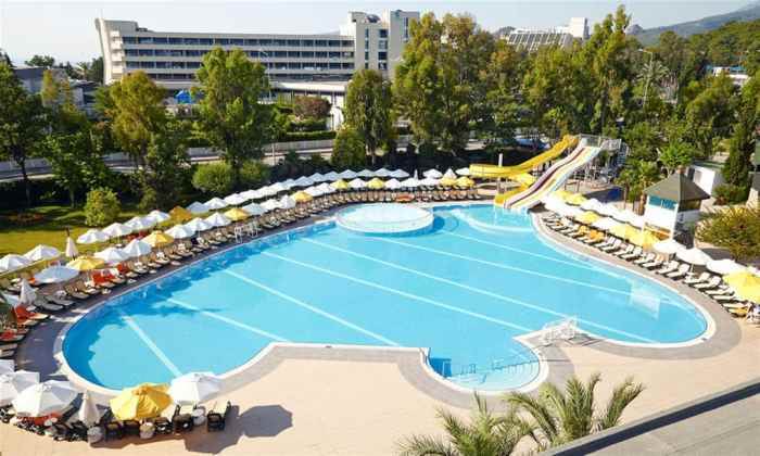 هتل شروود گرینوود نمای استخر روباز