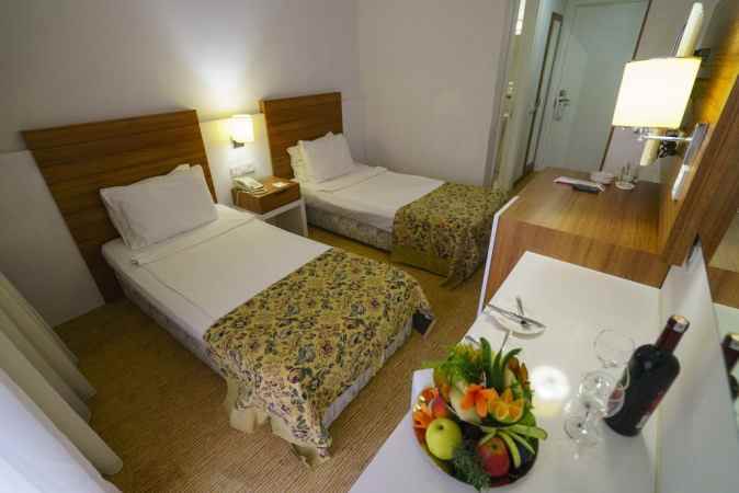 هتل آرماس گل بیچ نمای اتاق با 2 تخت تک نفره