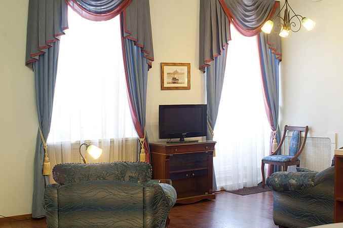 هتل ورمنا گودا نمای سالن اتاق