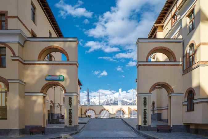 هتل گورکی پانوراما نمای ورودی