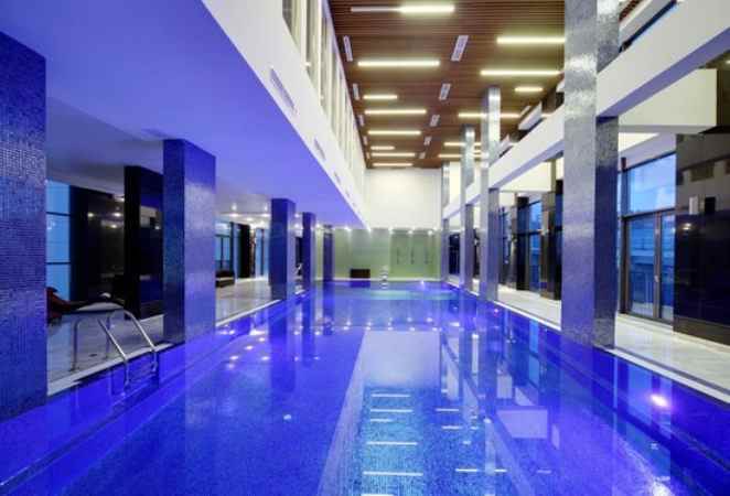 هتل راشین سیزنز دلوکس نمای استخر